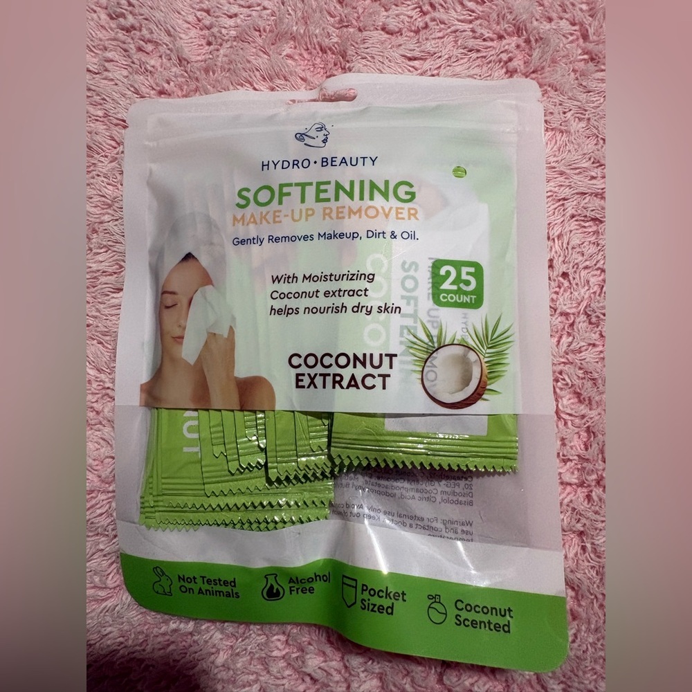 Softening Makeup Remover with Coconut Extract - Green